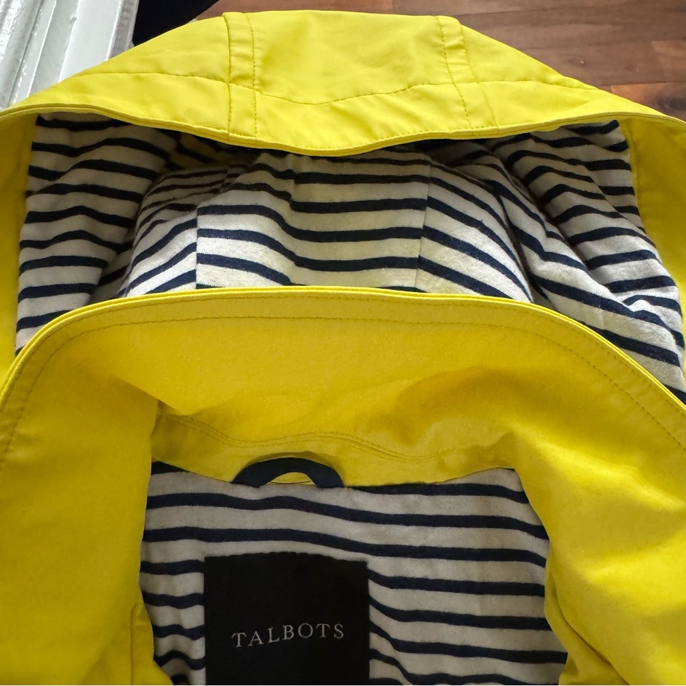 Talbots Women’s 2025 Yellow Raincoat sz xs - Picture 7 of 11